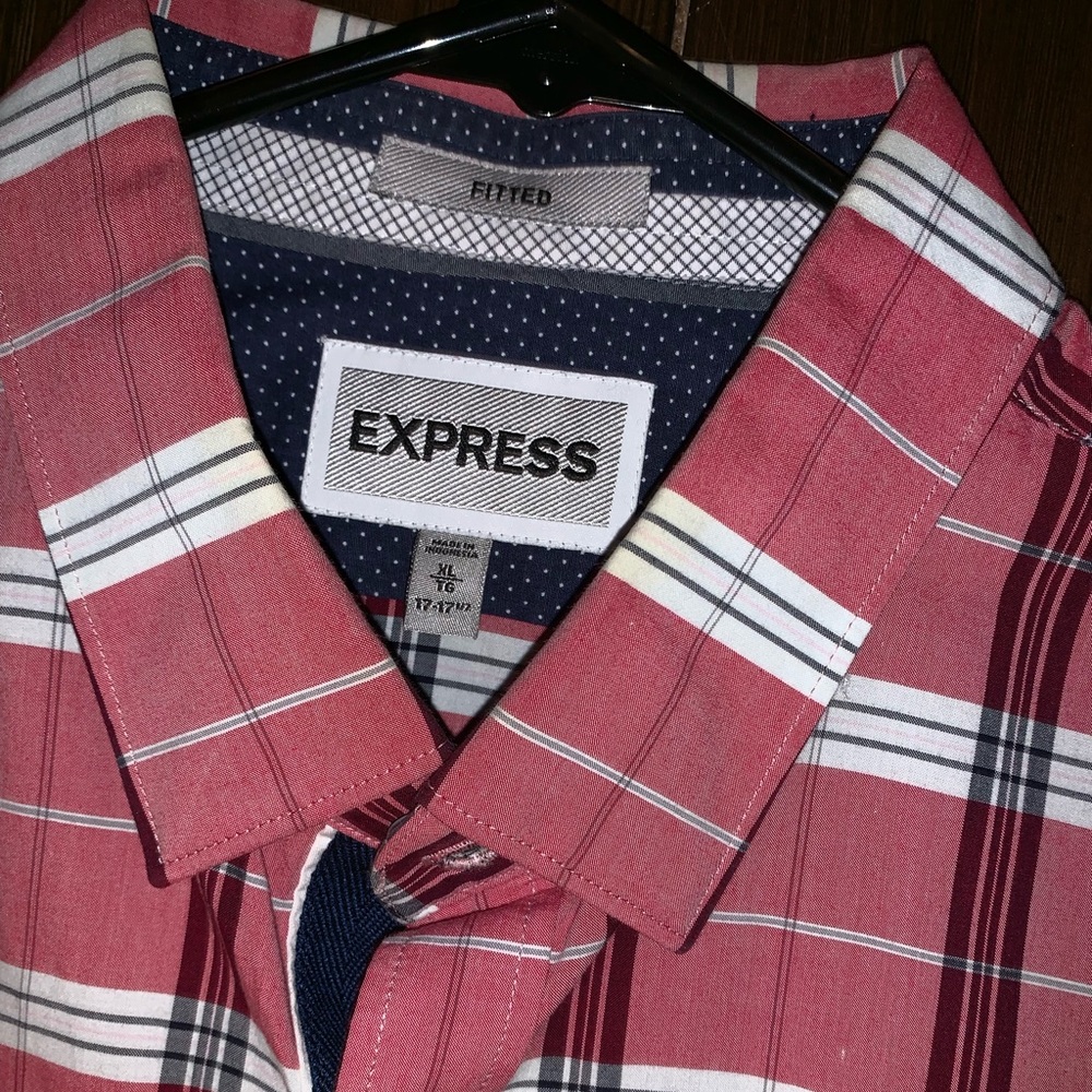 Men’s XL Express Burgundy fitted dress shirt